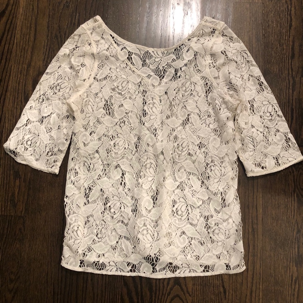 Lace shirt with zipper back